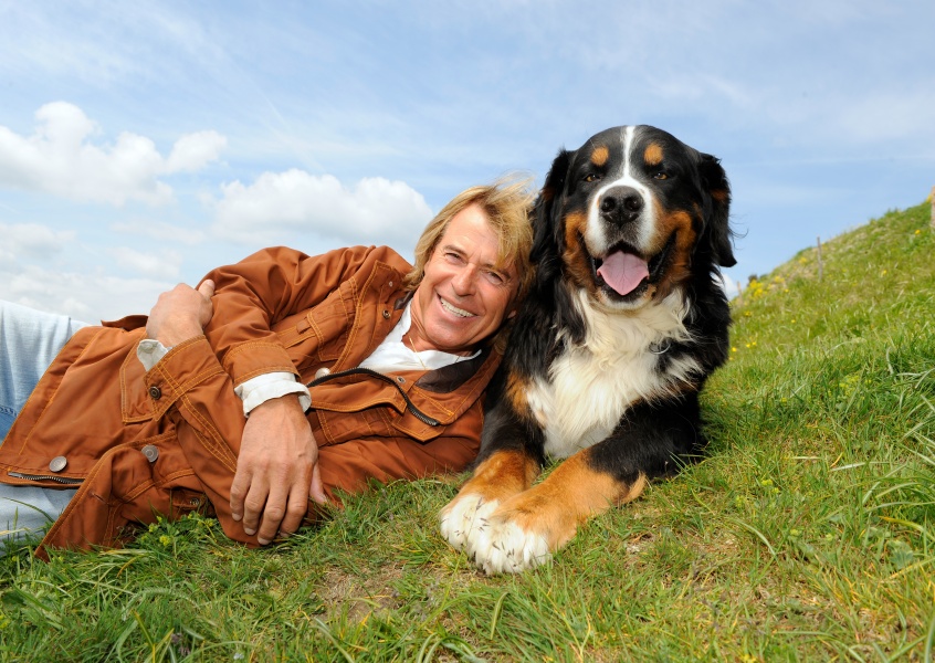 Postkarte HANSI HINTERSEER und sein Hund
