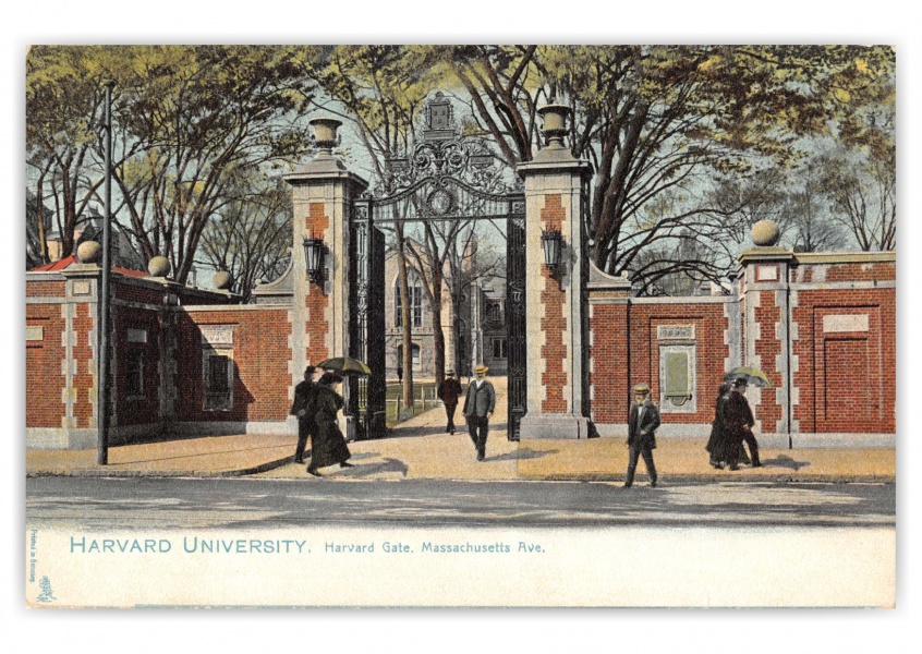 Cambridge, Massachusetts, Harvard Gate on Massachusetts avenue, Harvard Univeristy