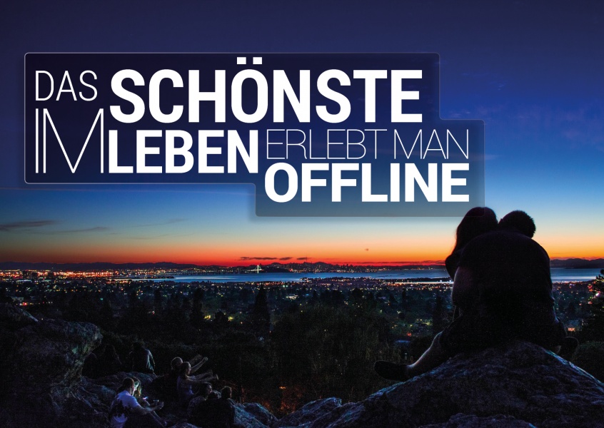 paar bei sonnenuntergang stadt spruch das schönste im leben erlebt man offline