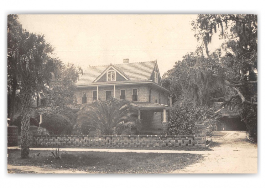 Daytona Florida Residence Stone Fence