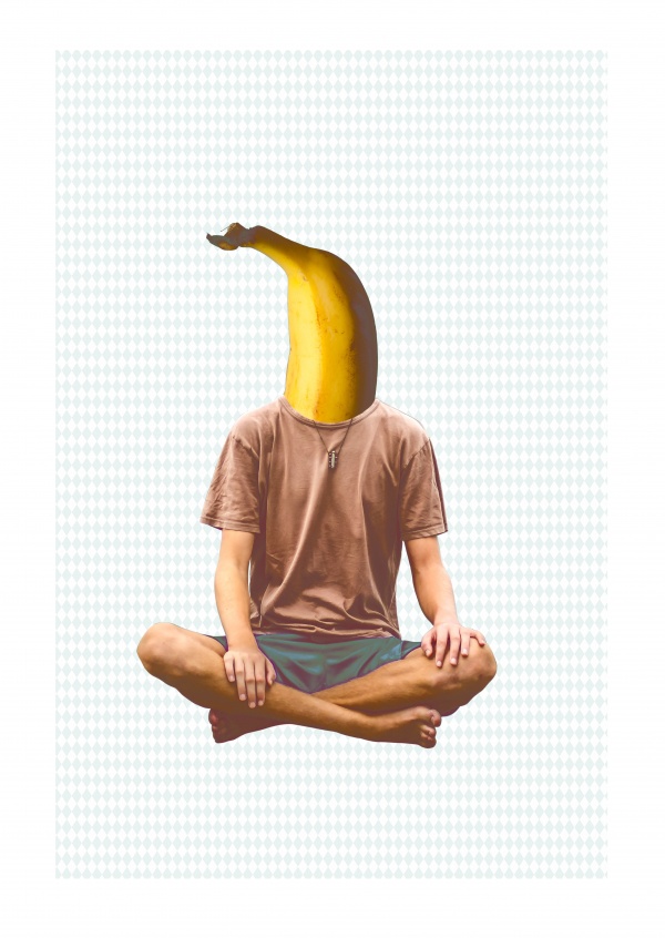 Mann auf Yoga-Position mit Bananenkopf