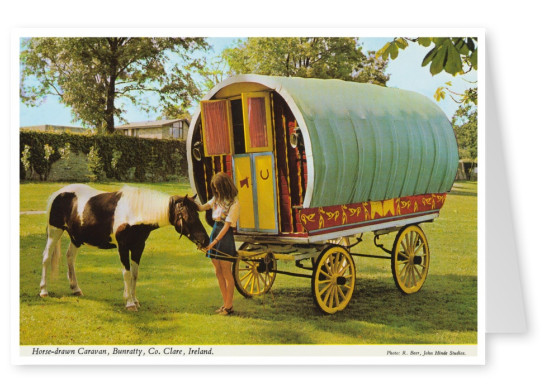 De John Hinde Archief foto Paard getrokken caravan, Bunratty, Ierland