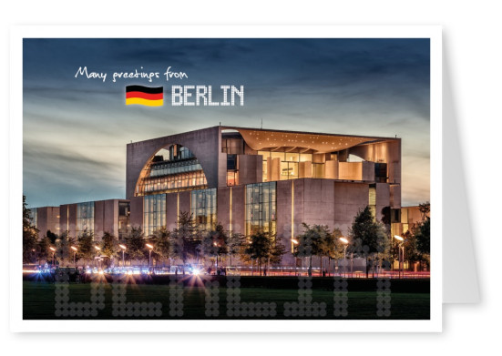 Postkarte mit foto von berlin bei nacht mit berliner skyline und dem fernsehturm.