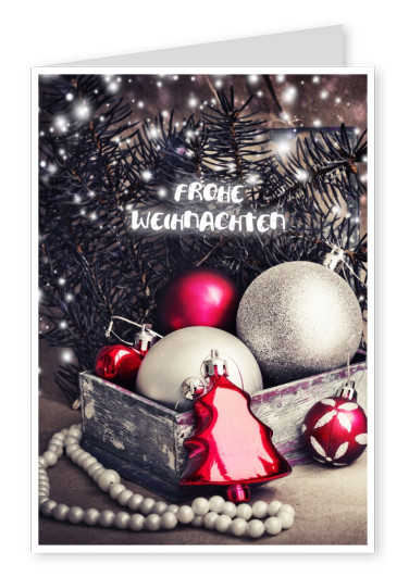Klassische Weihnachtskarte mit eleganter Dekoration und Nadelholz