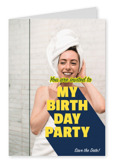 fette moderne Schrift in gelb mit blauem Schatten eingeladen zur Geburtstagparty
