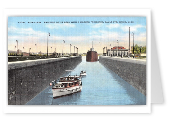 Sault Ste. Marie, Michigan, Yacht entering Davis Lock