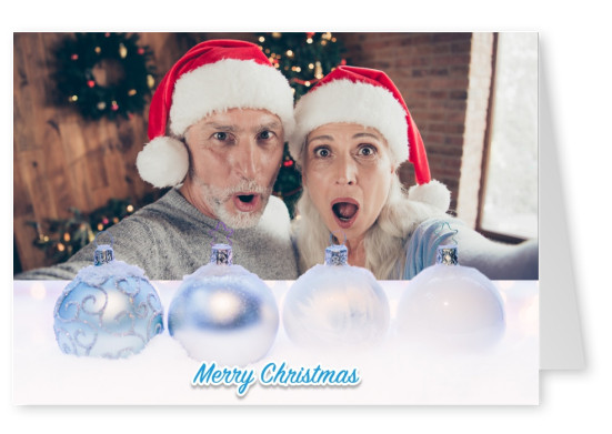 Weihnachtstemplate mit Schnee, Christbaumkugeln und Schriftzug Merry Christmas