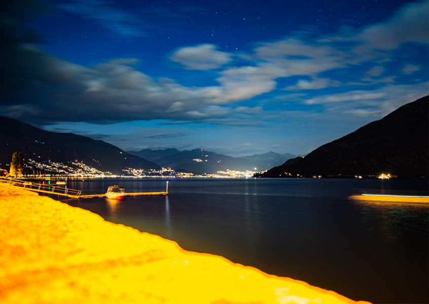 James Graf foto lago di notte