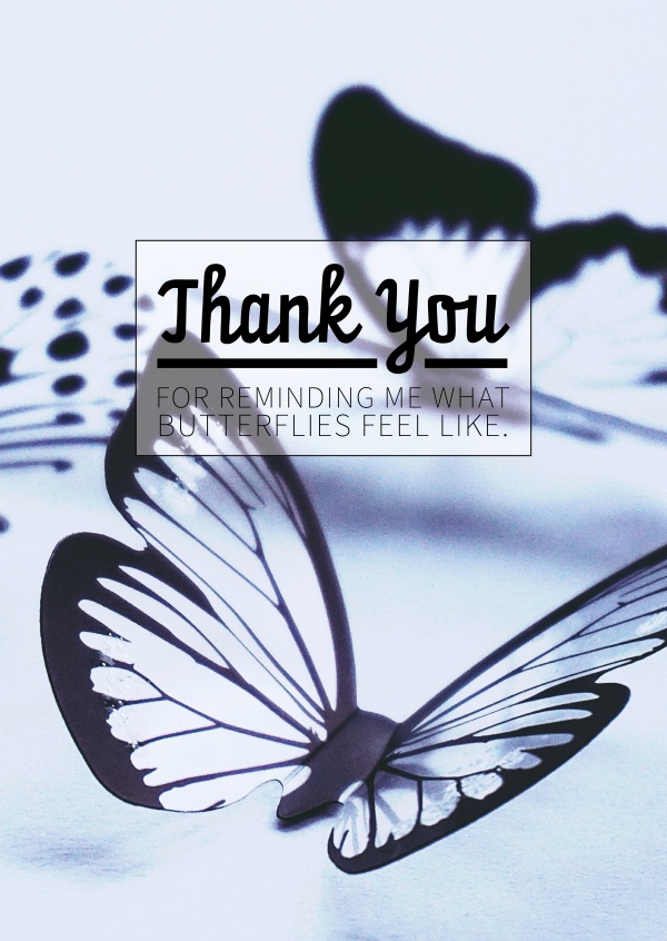 cartão-postal dizendo: Obrigado por me lembrar que as borboletas sentem gosto