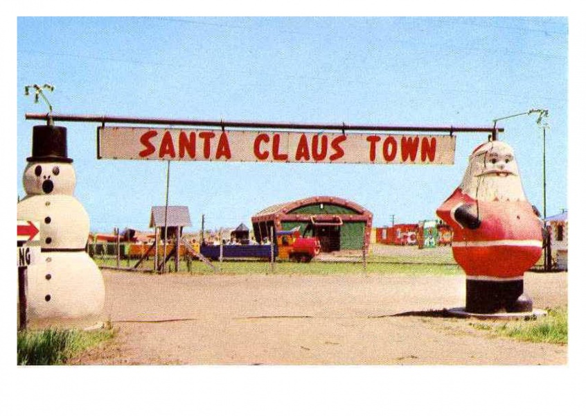 Curt Teich Carte Postale De La Collection Des Archives Entrance_to_Santa_Claus_Town_The_story_book_train
