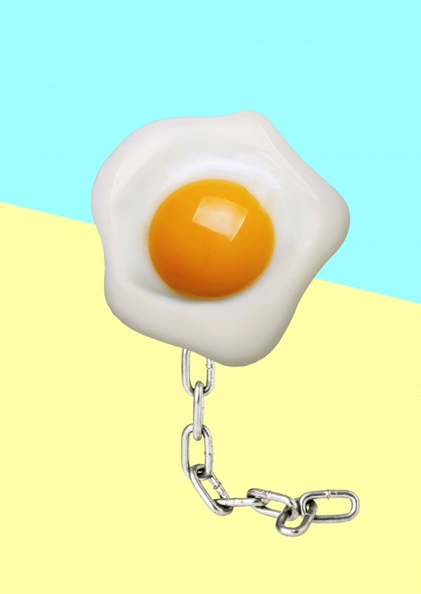 Kubistika egg with chain