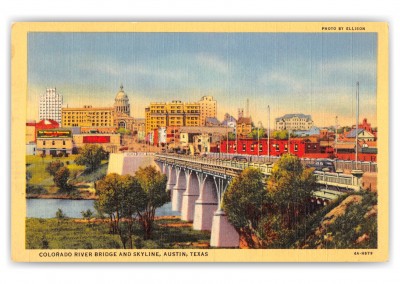 Austin, texas, Colroado River Bridge and skyline