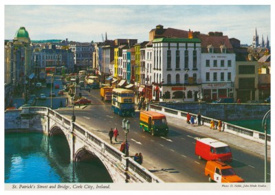 O John Hinde Arquivo de fotos de St. Patrick street (Rua) e a ponte, a Cortiça
