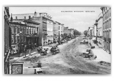 Kalamazoo, Michigan, birds-eye street scene