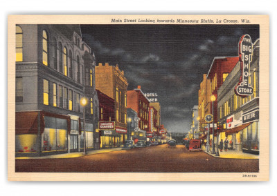 La Crosse, Wisconsin, Main Street at night