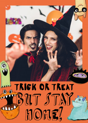 Postkarte Trick or treat but stay home
