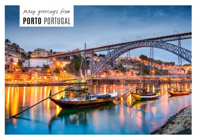 Urlaubsgrüße aus Porto mit foto von einem fischerboot bei nacht