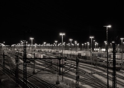 James Graf foto freight depot door de nacht